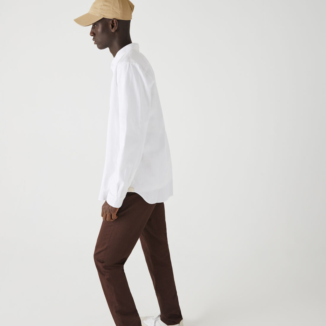 قميص من قطن أكسفورد المرن بقصة ضيقة للرجال قميص من قطن أكسفورد المرن بقصة ضيقة للرجال