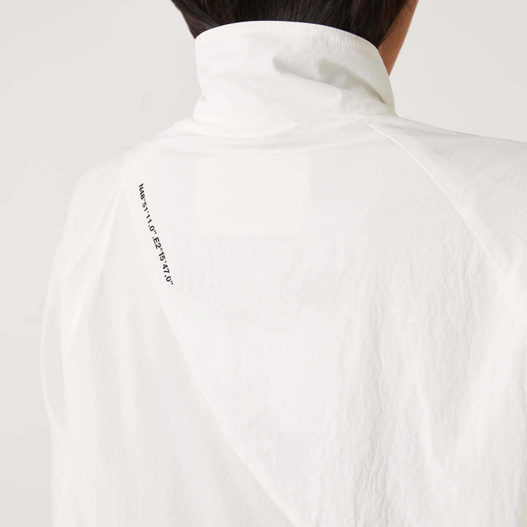 جاكيت لاكوست نايلون ببطانة شبكية للنساء جاكيت لاكوست نايلون ببطانة شبكية للنساء