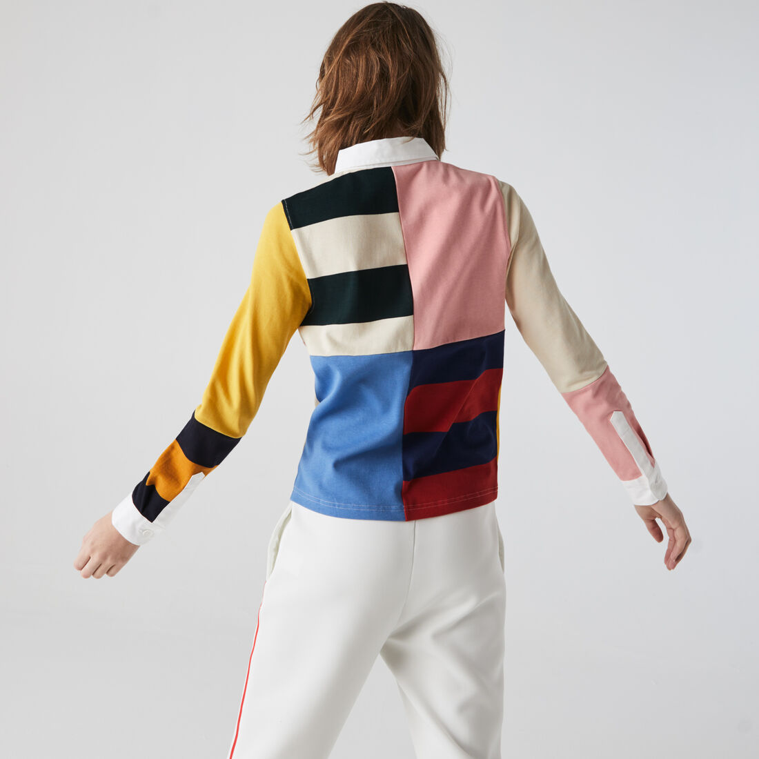 قميص بولو قطني للنساء تصميم الرجبي بكتل لونية مجموعة Lacoste LIVE قميص بولو قطني للنساء تصميم الرجبي بكتل لونية مجموعة Lacoste LIVE