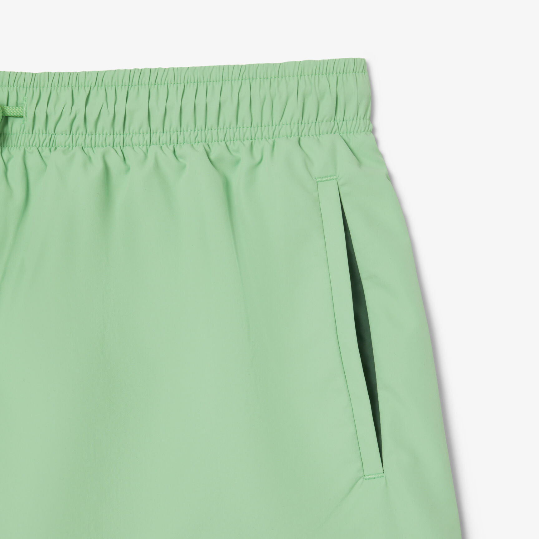 شورت سباحة سريع الجفاف