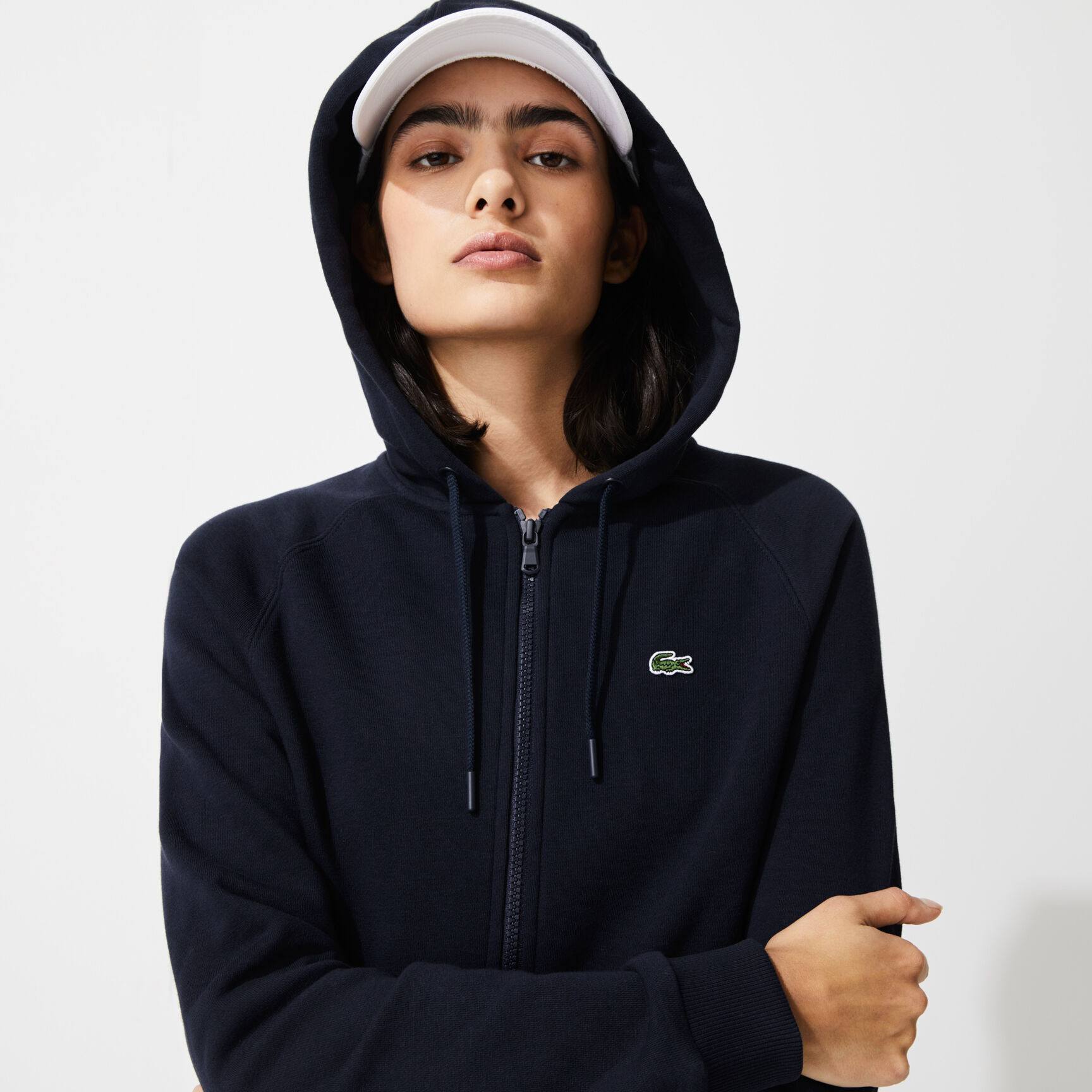 سويت شيرت للتنس من الصوف بسحاب وغطاء رأس مجموعة Lacoste SPORT للنساء سويت شيرت للتنس من الصوف بسحاب وغطاء رأس مجموعة Lacoste SPORT للنساء
