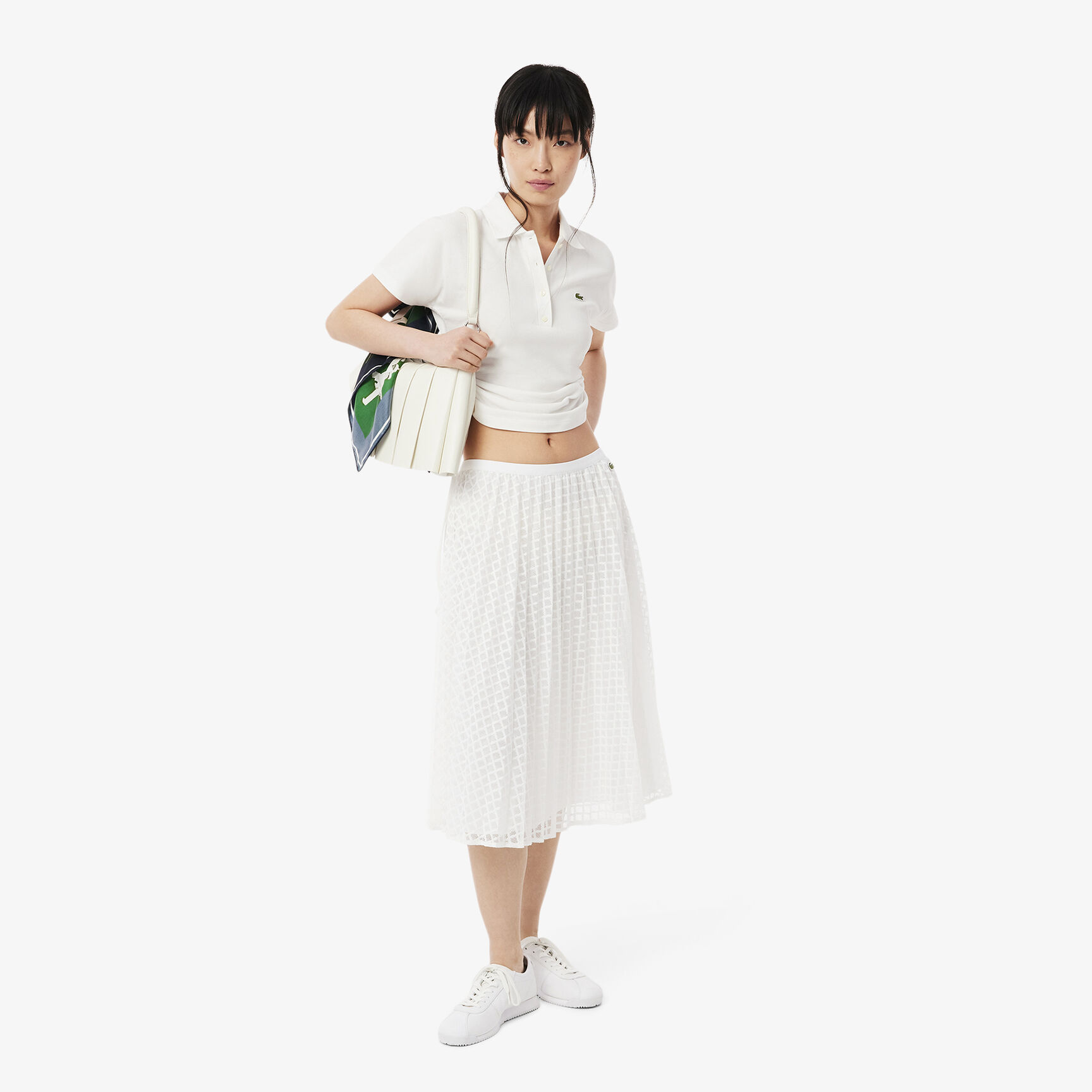 تنورة من الدانتيل مطوية تنورة من الدانتيل مطوية