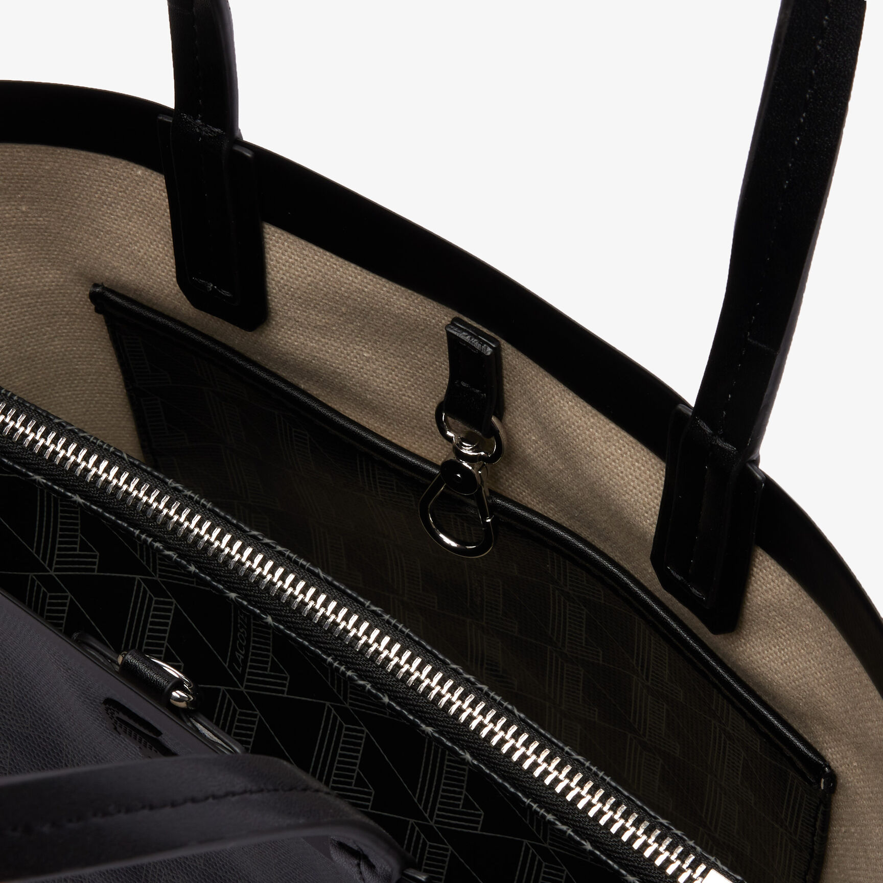 حقيبة توت صغيرة كانفا مغلفة بنقشة شعار الماركة من مجموعة زيلي