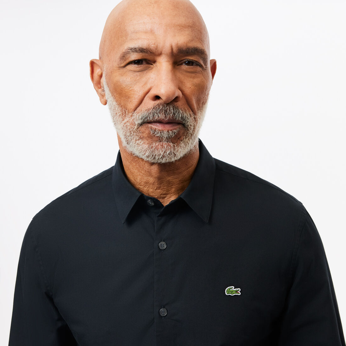 قميص بوبلين قطني مطاطي بقصة ضيقة قميص بوبلين قطني مطاطي بقصة ضيقة