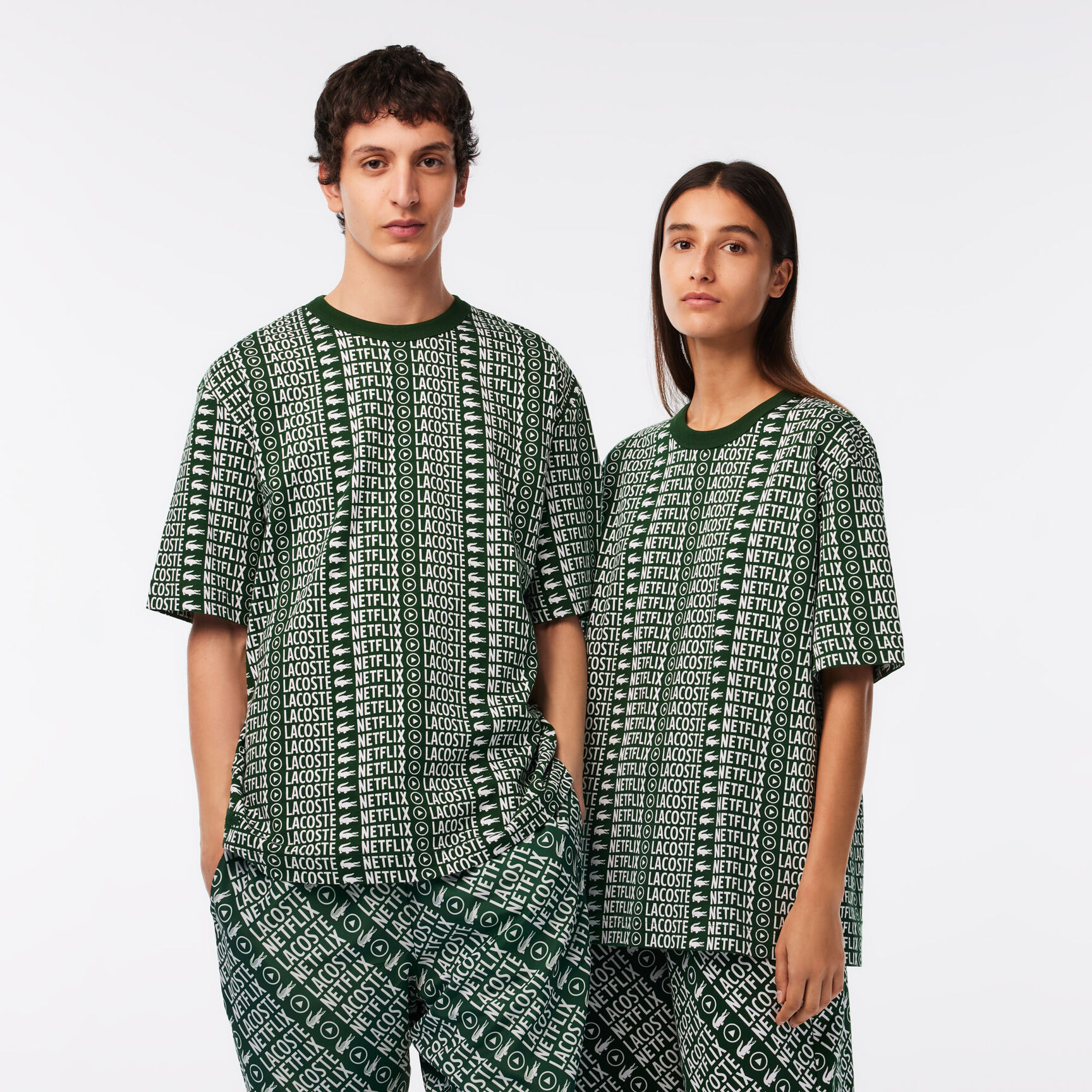 تيشيرت مطبوع بقصة فضفاضة للجنسين مجموعة Lacoste x Netflix تيشيرت مطبوع بقصة فضفاضة للجنسين مجموعة Lacoste x Netflix