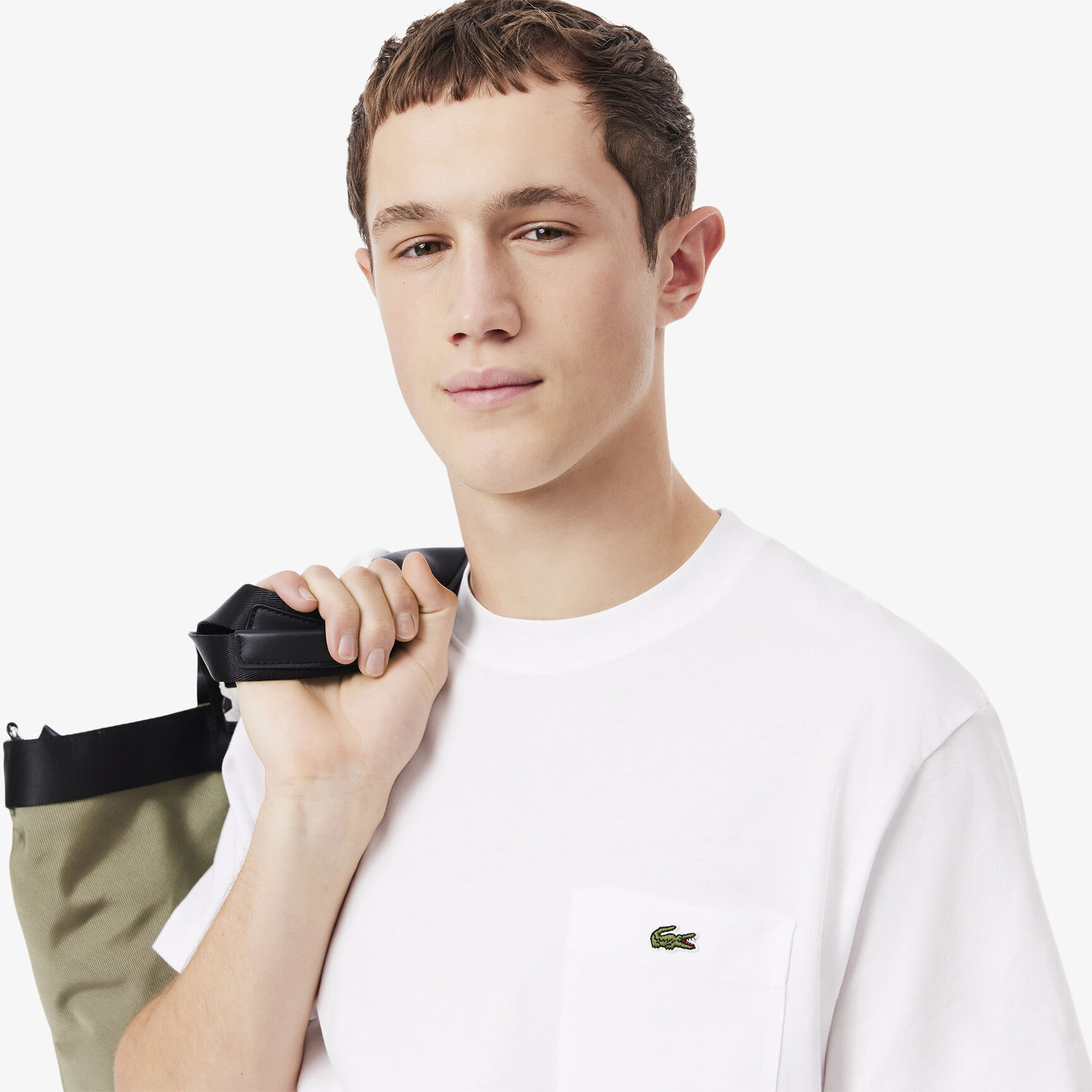 تي شيرت قطني مع جيب على الصدر