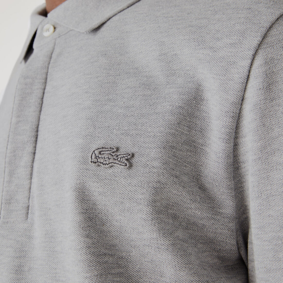 قميص بولو بيكيه باريسي بقصة عادية قميص بولو بيكيه باريسي بقصة عادية