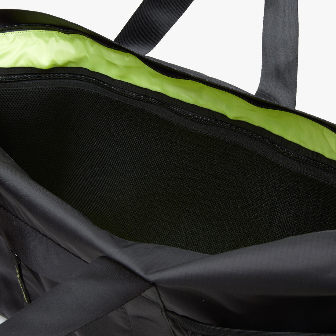 حقيبة لعطلات نهاية الأسبوع بشعار لاكوست بلون مغاير للجنسين حقيبة لعطلات نهاية الأسبوع بشعار لاكوست بلون مغاير للجنسين