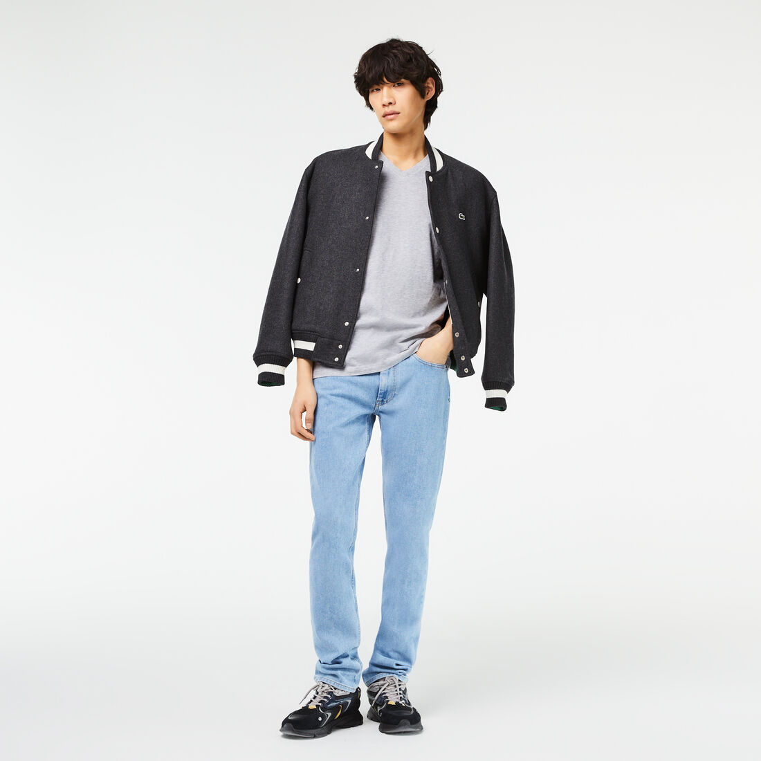 تيشيرت قطن بفتحة رقبة حرف V للرجال تيشيرت قطن بفتحة رقبة حرف V للرجال