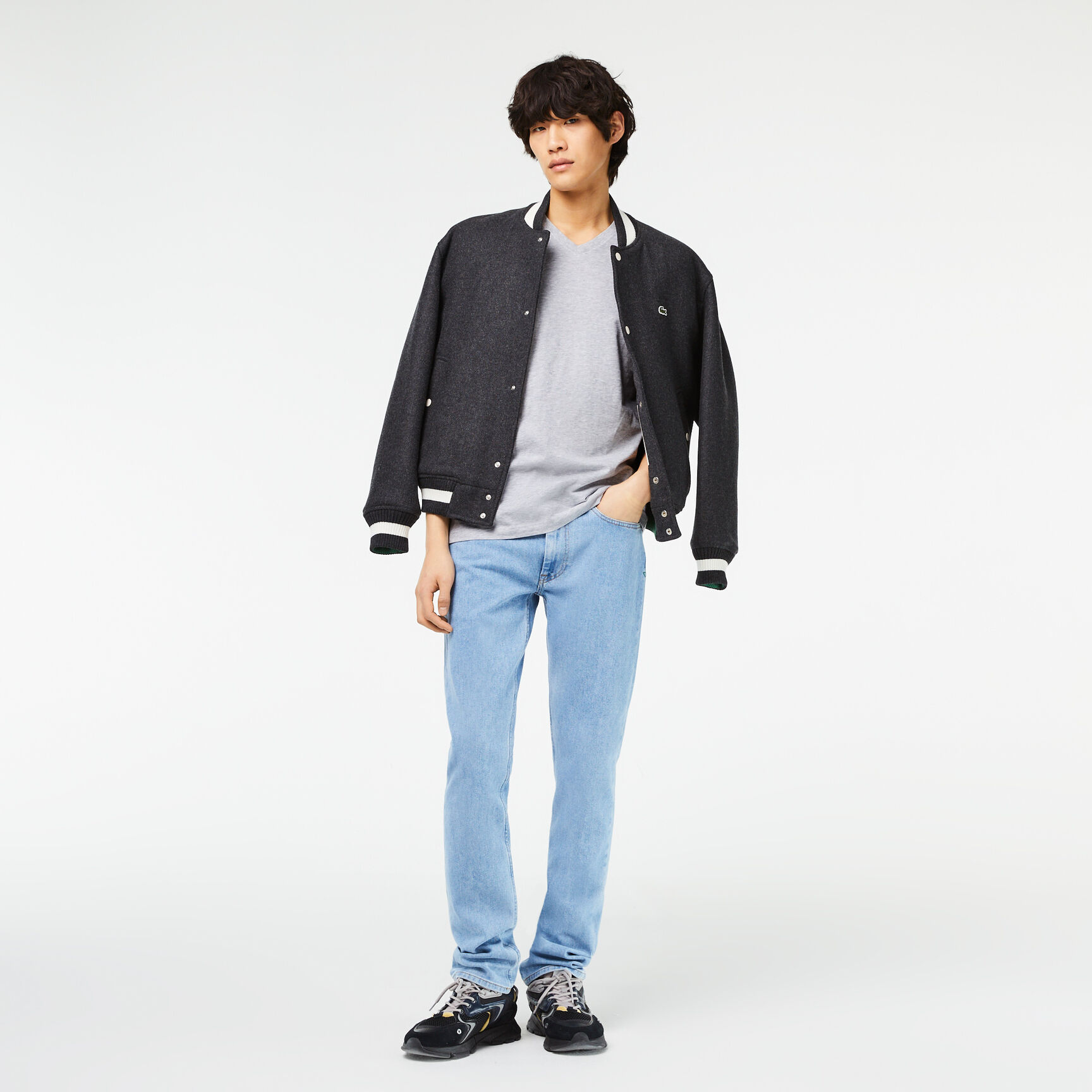 تيشيرت قطن بفتحة رقبة حرف V للرجال تيشيرت قطن بفتحة رقبة حرف V للرجال