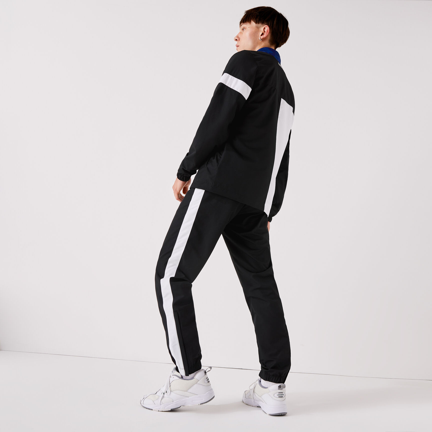 بذلة رياضية خفيفة الوزن مع كتل لونية من مجموعة Lacoste SPORT للرجال بذلة رياضية خفيفة الوزن مع كتل لونية من مجموعة Lacoste SPORT للرجال