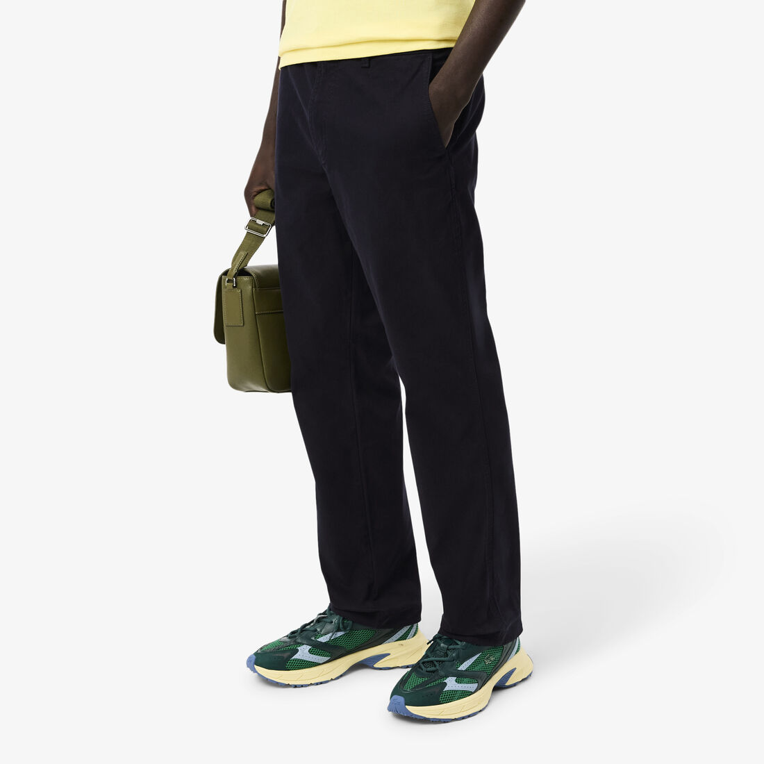 بنطال تشينو مخملي بقصّة عادية بنطال تشينو مخملي بقصّة عادية