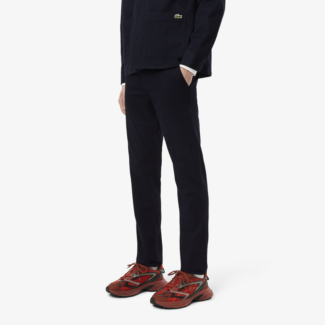 بنطال تشينو قطني مطاطي بقصّة ضيقة بنطال تشينو قطني مطاطي بقصّة ضيقة