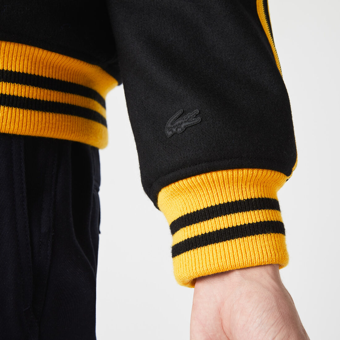 جاكيت من الصوف المخلوط بنمط تيدي من مجموعة Lacoste L!VE جاكيت من الصوف المخلوط بنمط تيدي من مجموعة Lacoste L!VE