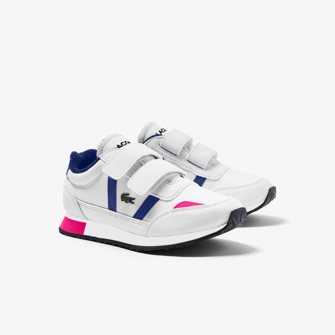 سنيكرز لاكوست بارتنر من خامات صناعية بتفاصيل ملونة للرضع سنيكرز لاكوست بارتنر من خامات صناعية بتفاصيل ملونة للرضع