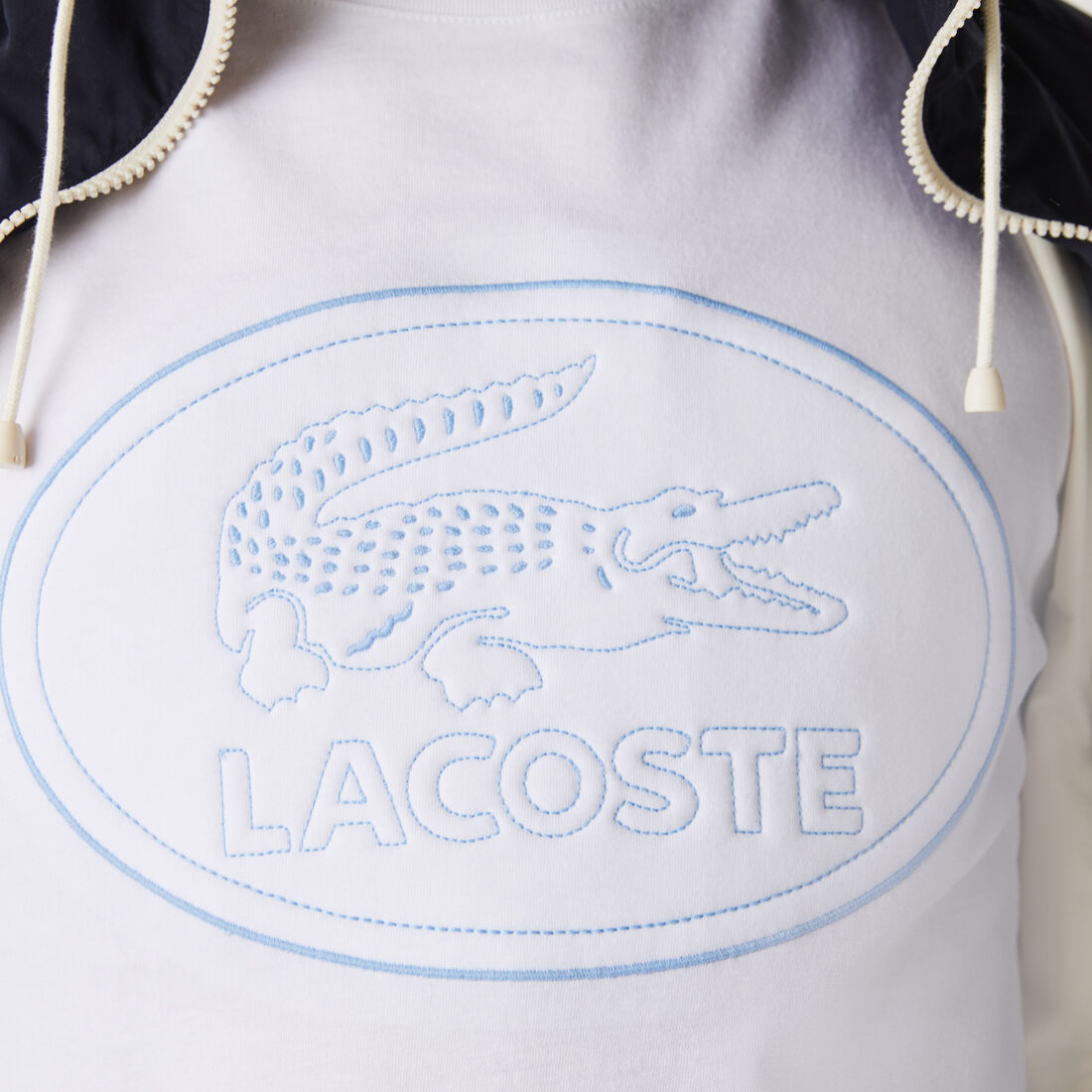 تي شيرت قطن بفتحة رقبة مستديرة للرجال والشعار المطرز تي شيرت قطن بفتحة رقبة مستديرة للرجال والشعار المطرز