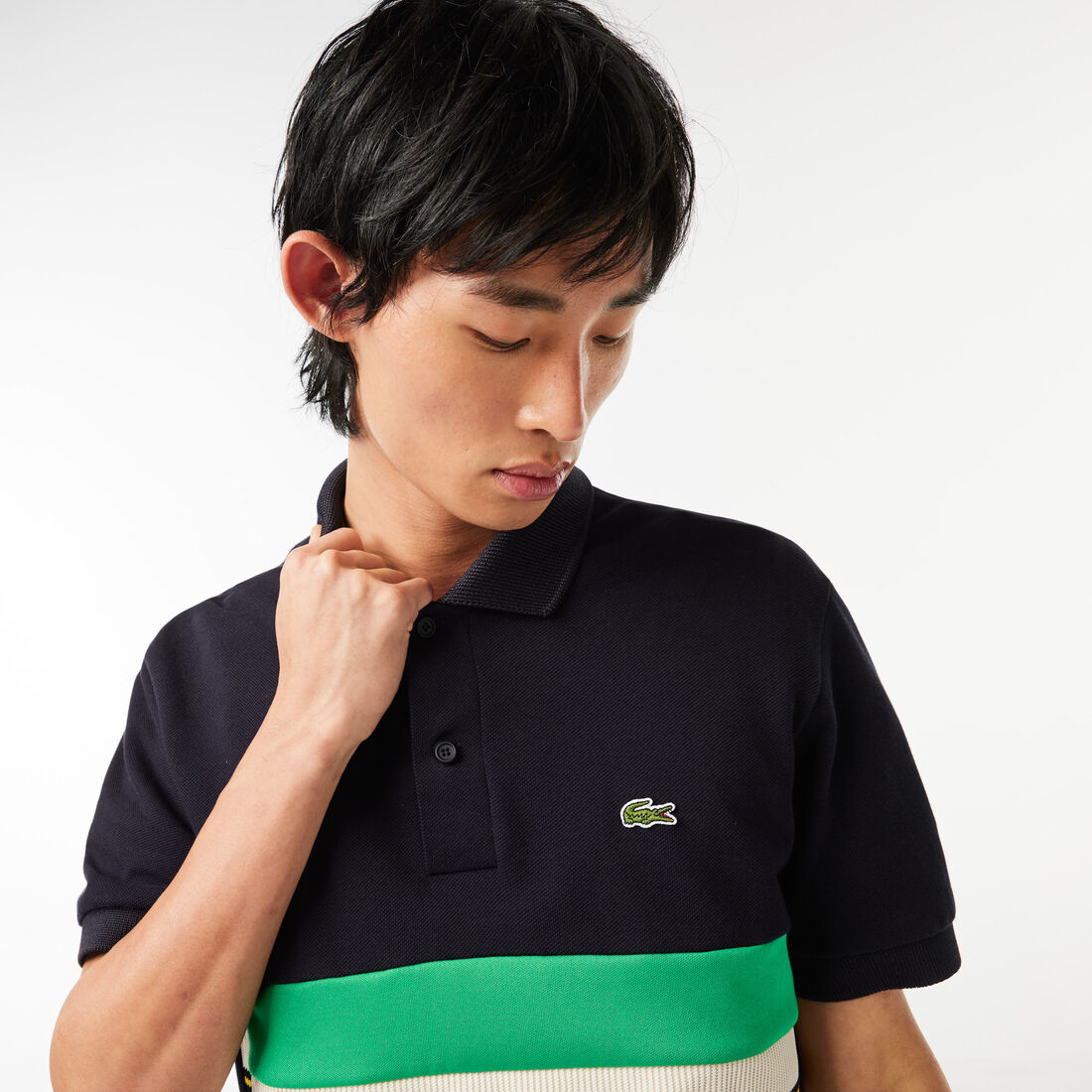 تي شيرت بولو لاكوست بيكيه مطاطي بطبعة مميزة لكلمة Lacoste تي شيرت بولو لاكوست بيكيه مطاطي بطبعة مميزة لكلمة Lacoste