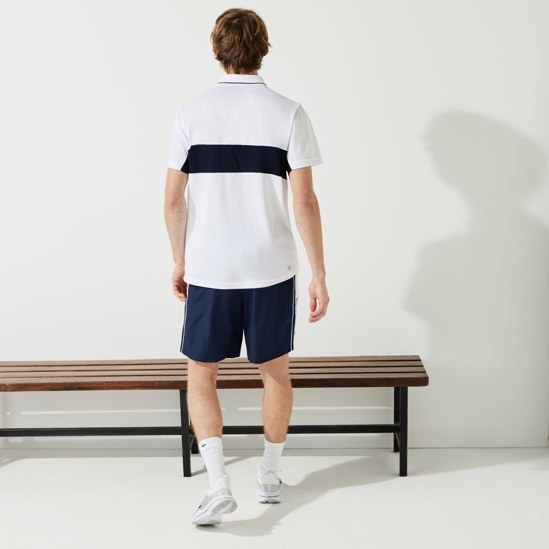 شورت خفيف مع شرائط بلون مغاير مجموعة Lacoste SPORT للرجال شورت خفيف مع شرائط بلون مغاير مجموعة Lacoste SPORT للرجال