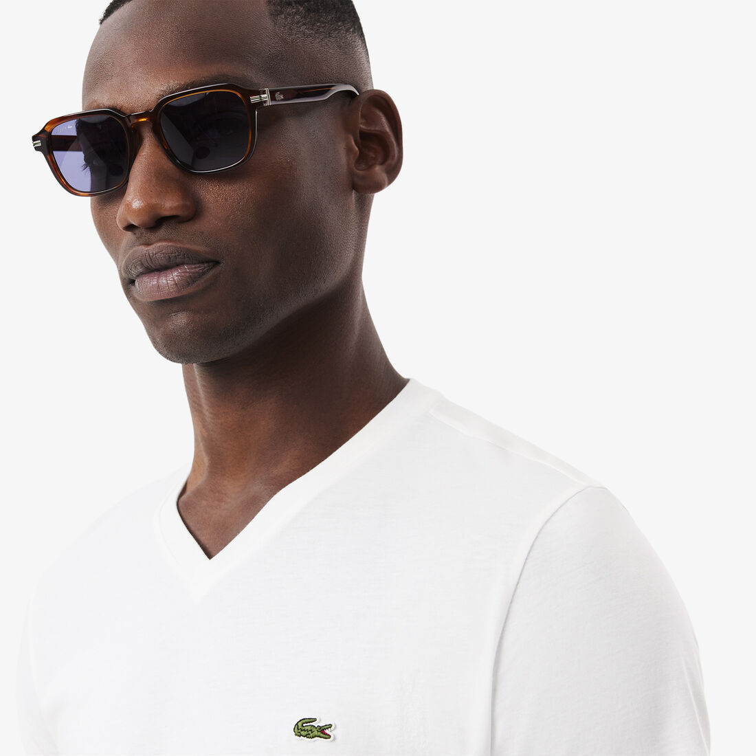 تي شيرت خفيف الوزن من القطن بيما برقبة على شكل حرف V تي شيرت خفيف الوزن من القطن بيما برقبة على شكل حرف V