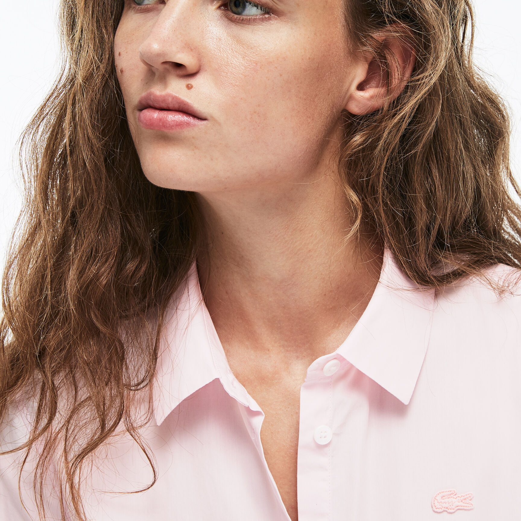 قميص قطن نسائي بقصّة عاديّة قميص قطن نسائي بقصّة عاديّة