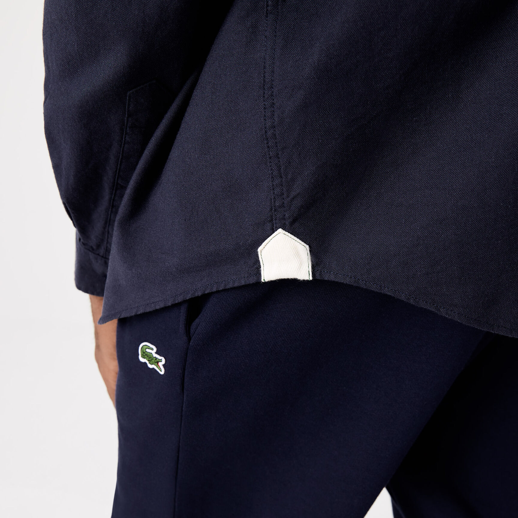 قميص لاكوست للرجال بياقة بأزرار من قطن أكسفورد قميص لاكوست للرجال بياقة بأزرار من قطن أكسفورد