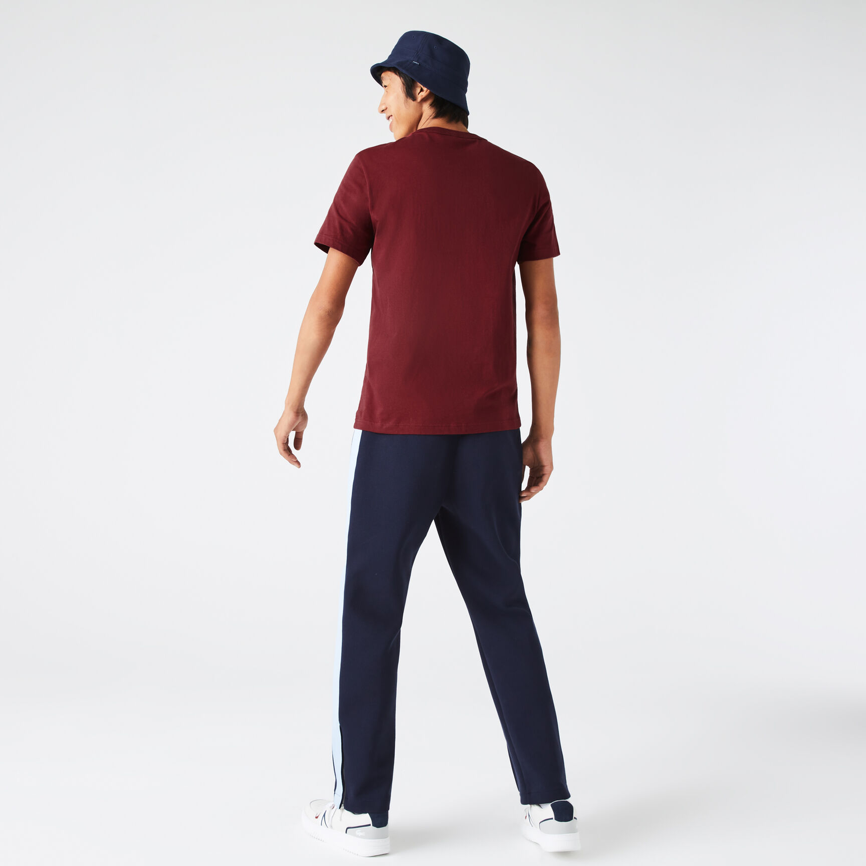 تيشيرت قطني مطرز برقبة دائرية للرجال