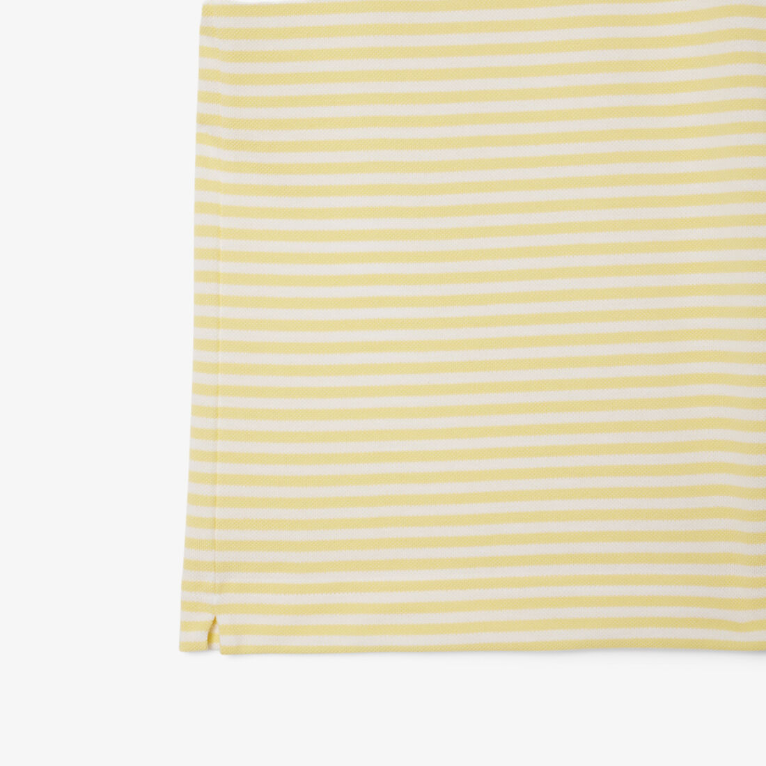 قميص بولو مخطط بيتي بيكيه بقصة كلاسيكية L.12.12 قميص بولو مخطط بيتي بيكيه بقصة كلاسيكية L.12.12