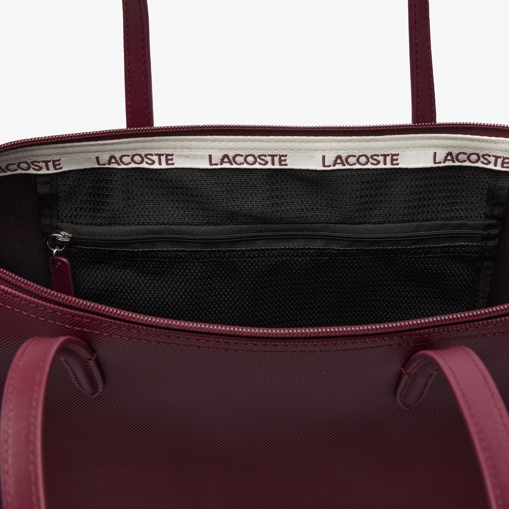 حقيبة توت كبيرة L.12.12 من الكانفا بالطبعة المميزة&nbsp; لأسم الماركة