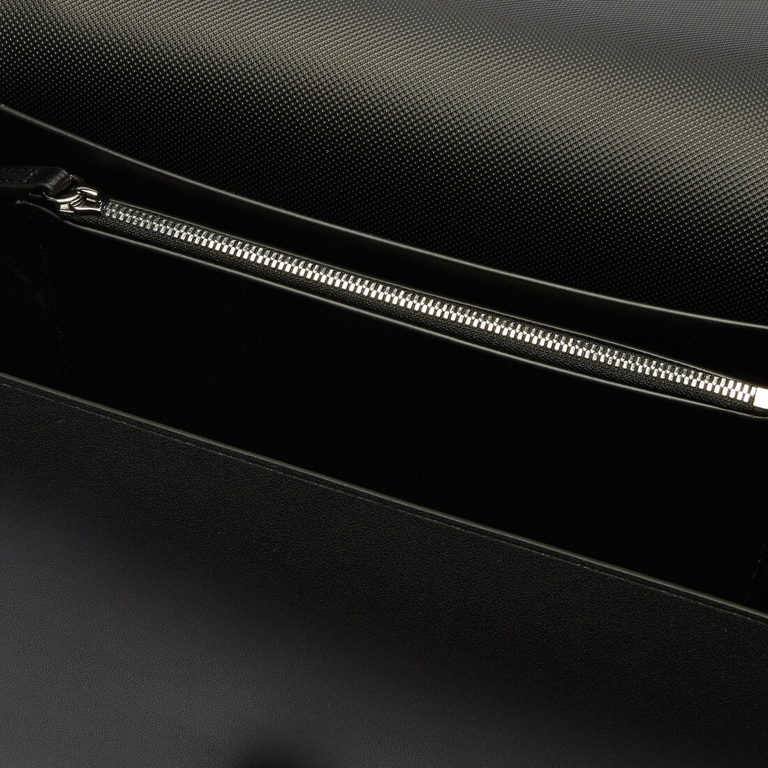 Women’s Croco Turn Crocodile Clasp Large Leather Shoulder Bag Women’s Croco Turn Crocodile Clasp Large Leather Shoulder Bag