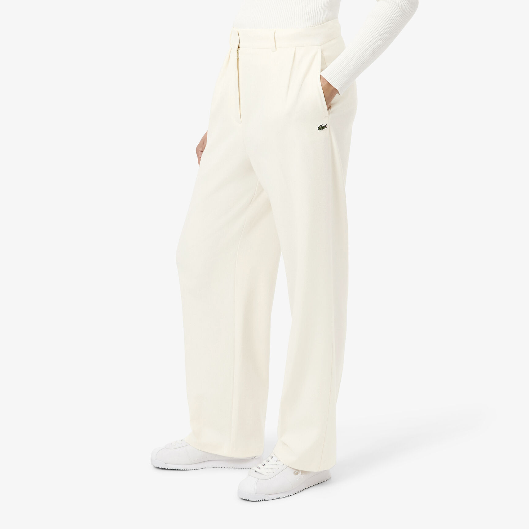 بنطلون فلانيل مطوي كبير الحجم