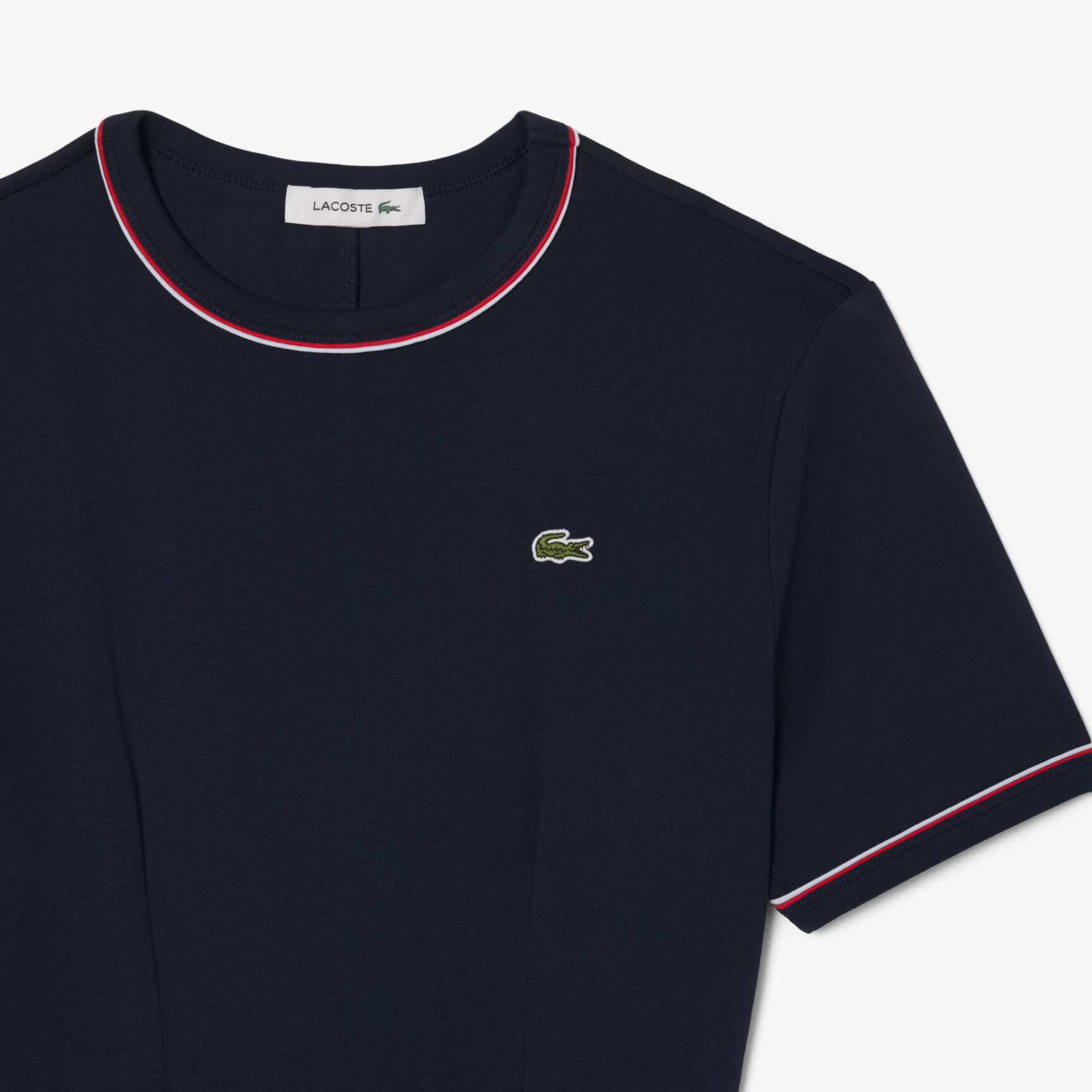 فستان تي شيرت من الجيرسي مع لمسات نهائية