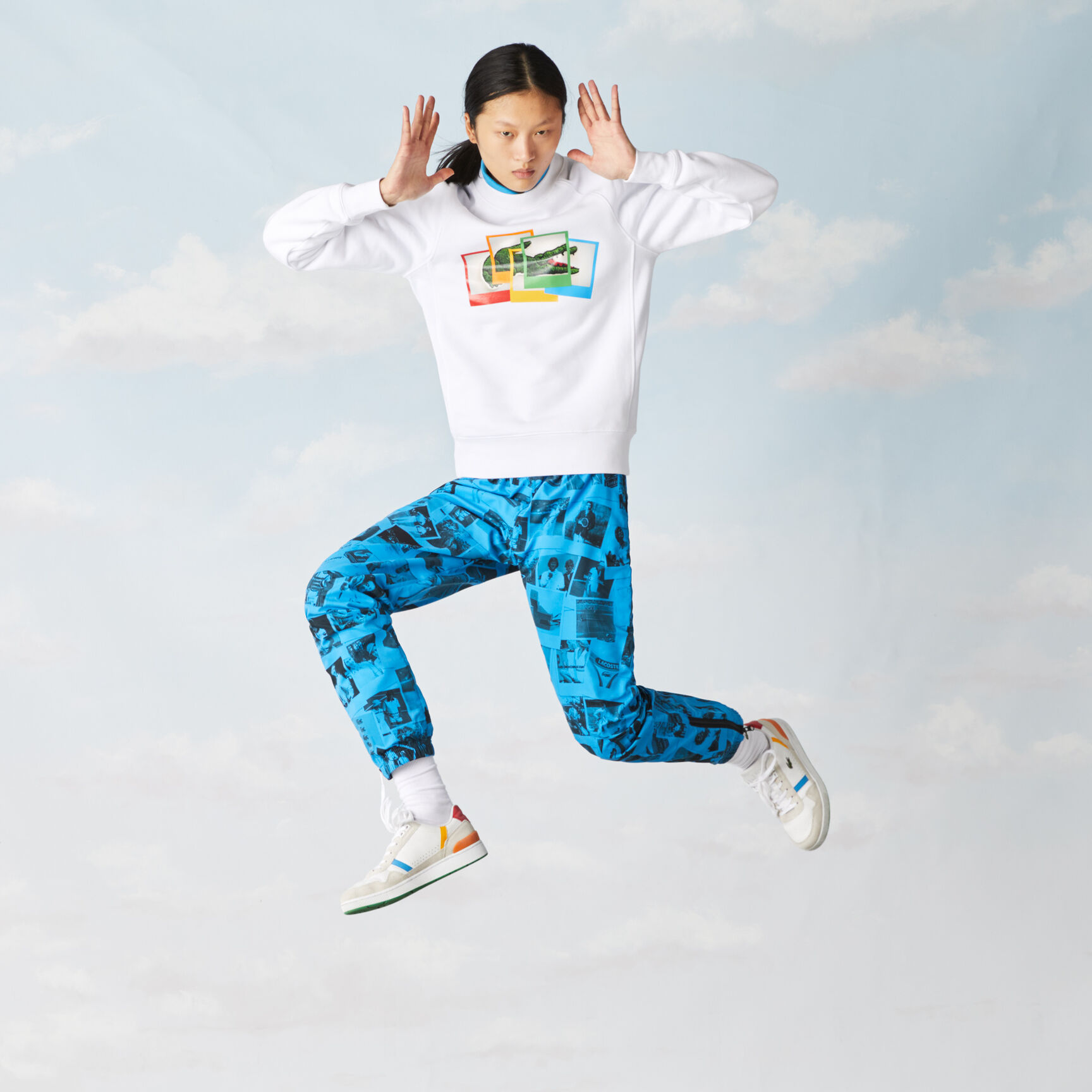 سويت شيرت للجنسين قصة فضفاضة من مجموعة Lacoste LIVE و Polaroid