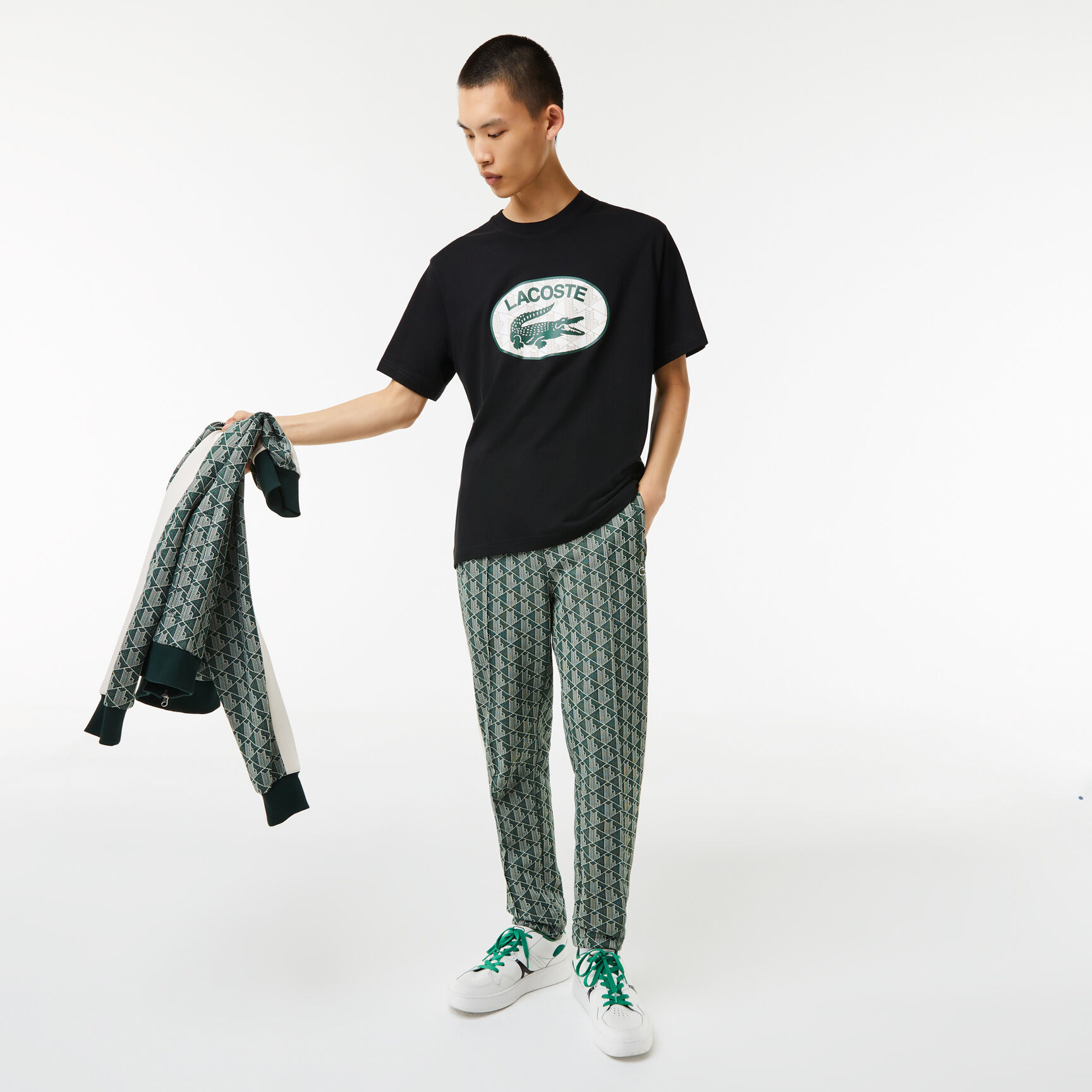 تيشيرت بقصة عادية ونقشة شعار الماركة للرجال