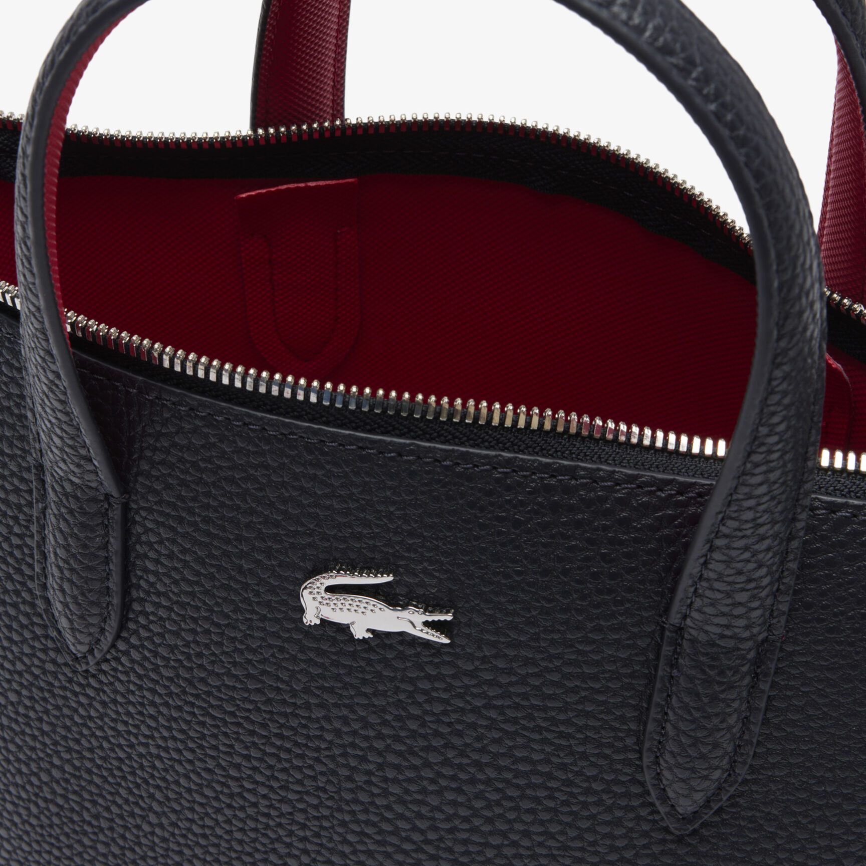 حقيبة آنا الصغيرة