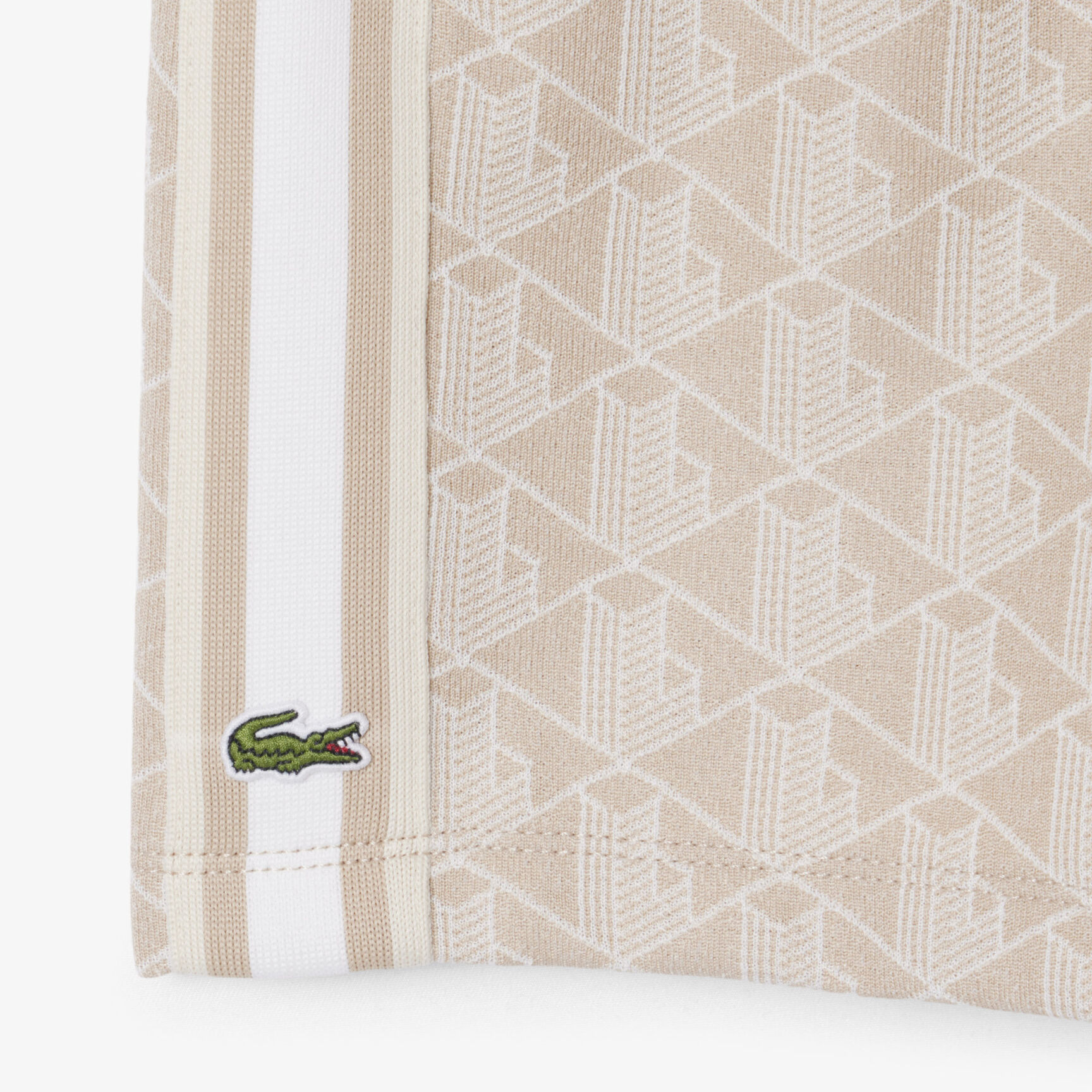 تنورة بجاكار المونوغرام