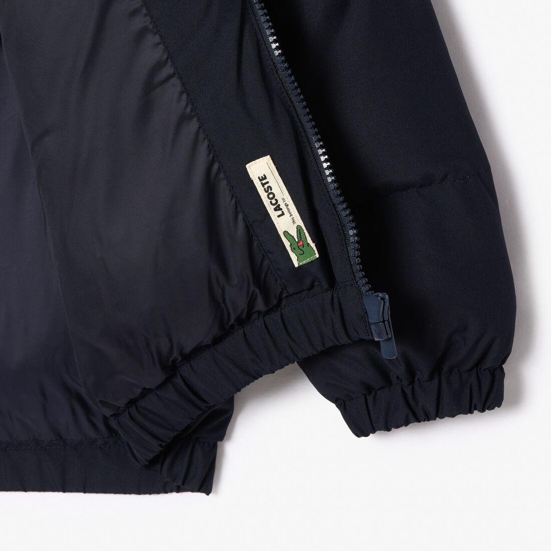 جاكيت تفتا بسحاب وجيب خارجي جاكيت تفتا بسحاب وجيب خارجي