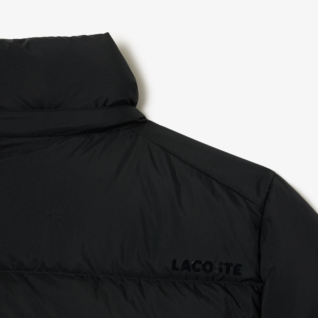 سترة مبطنة بغطاء للرأس بتصميم مريح سترة مبطنة بغطاء للرأس بتصميم مريح