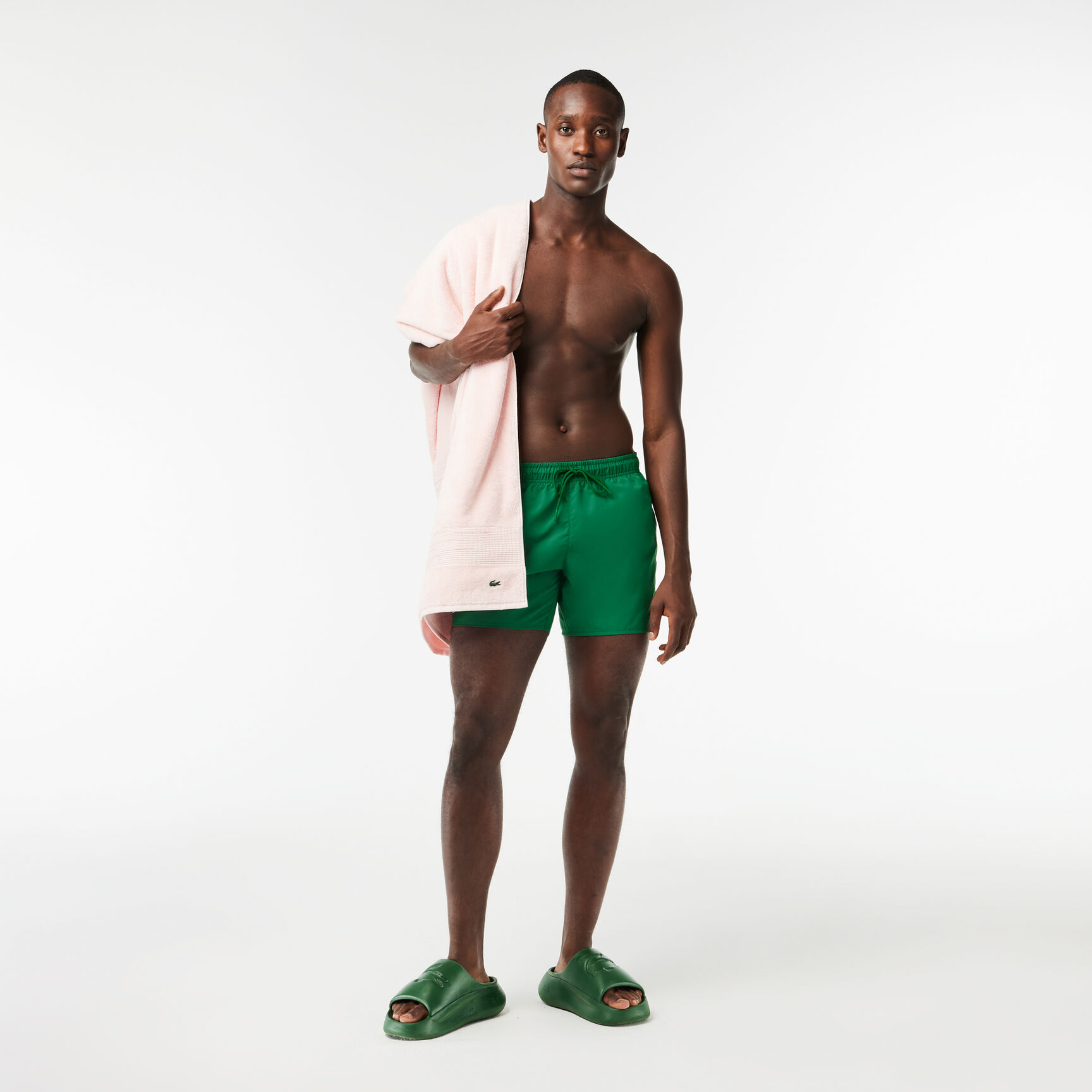 شورت سباحة سريع الجفاف