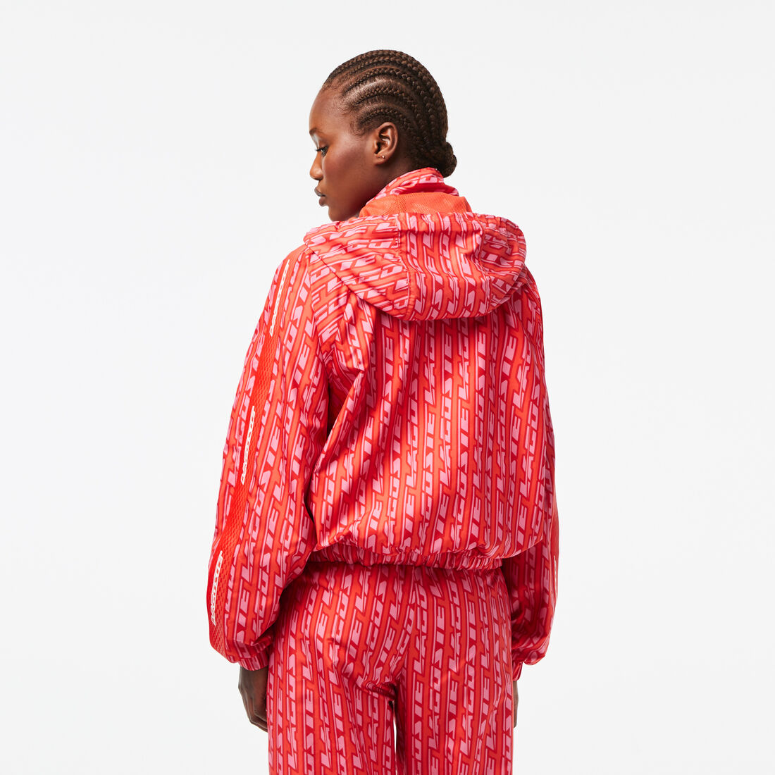 جاكيت رياضي لاكوست بقصة فضفاضة وغطاء للرأس للنساء جاكيت رياضي لاكوست بقصة فضفاضة وغطاء للرأس للنساء