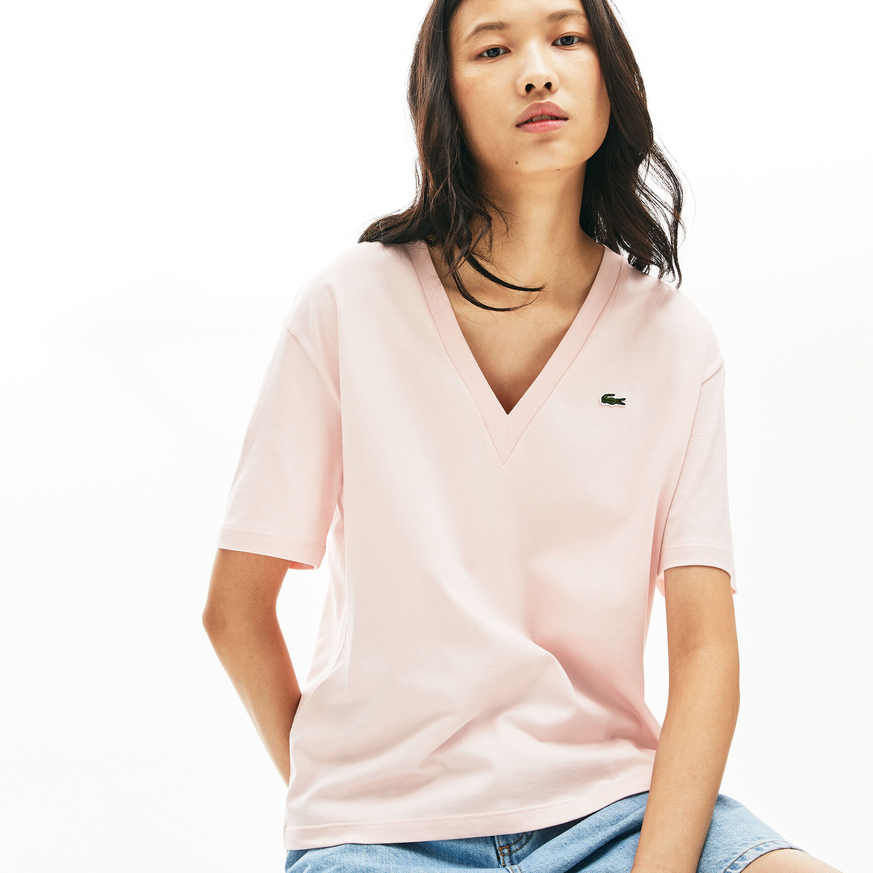تي شيرت من القطن الفاخر بفتحة رقبة على شكل حرف V للنساء