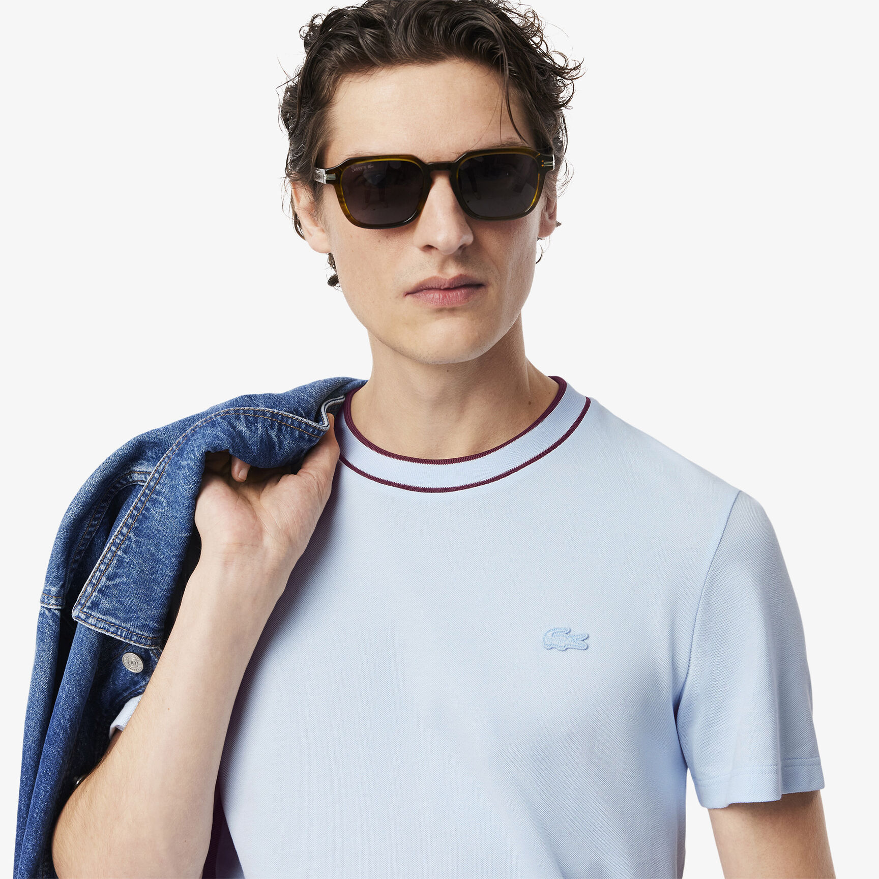 تي شيرت بياقة مخططة من بيكيه