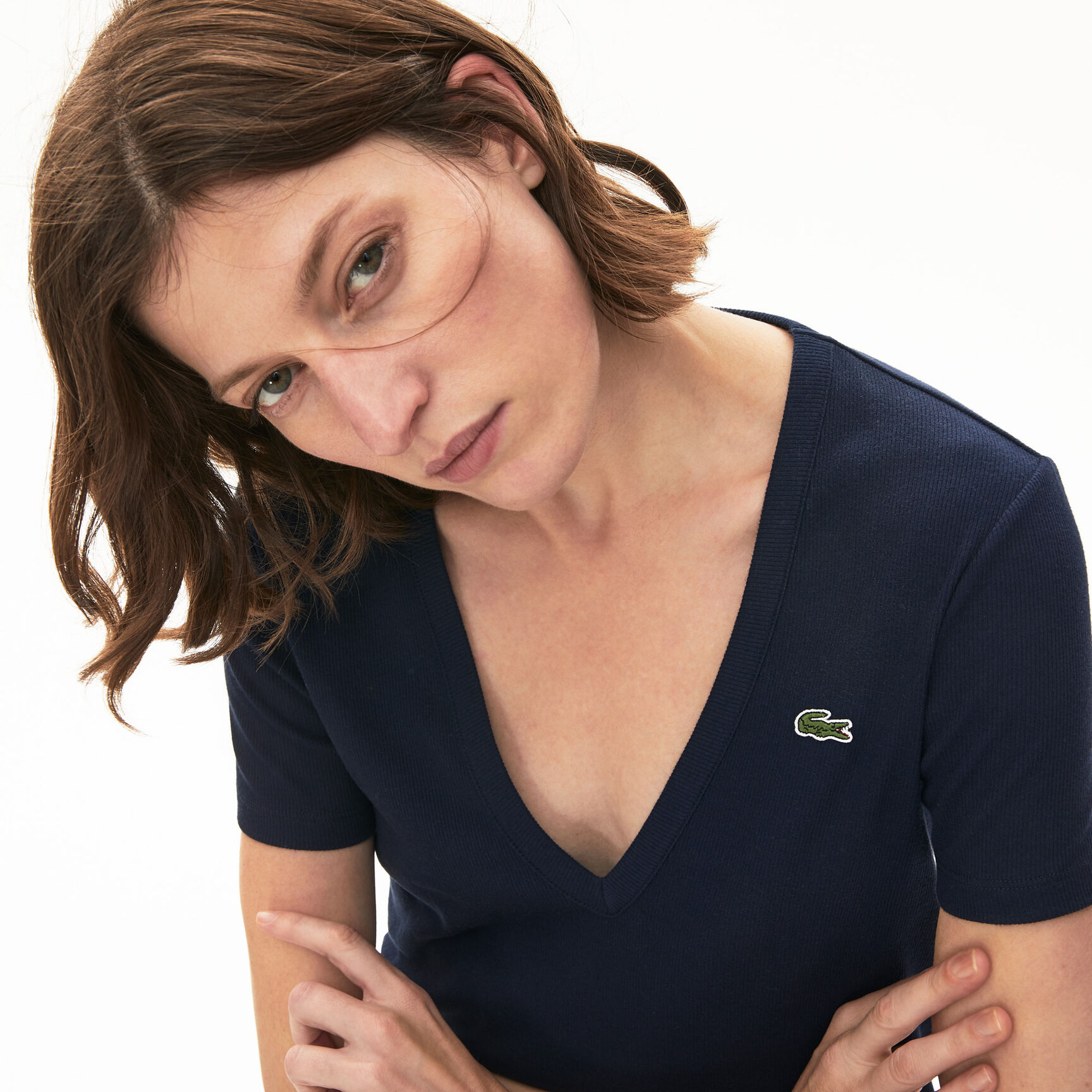 تيشيرت قطن ناعم بفتحة رقبة حرف V للنساء تيشيرت قطن ناعم بفتحة رقبة حرف V للنساء