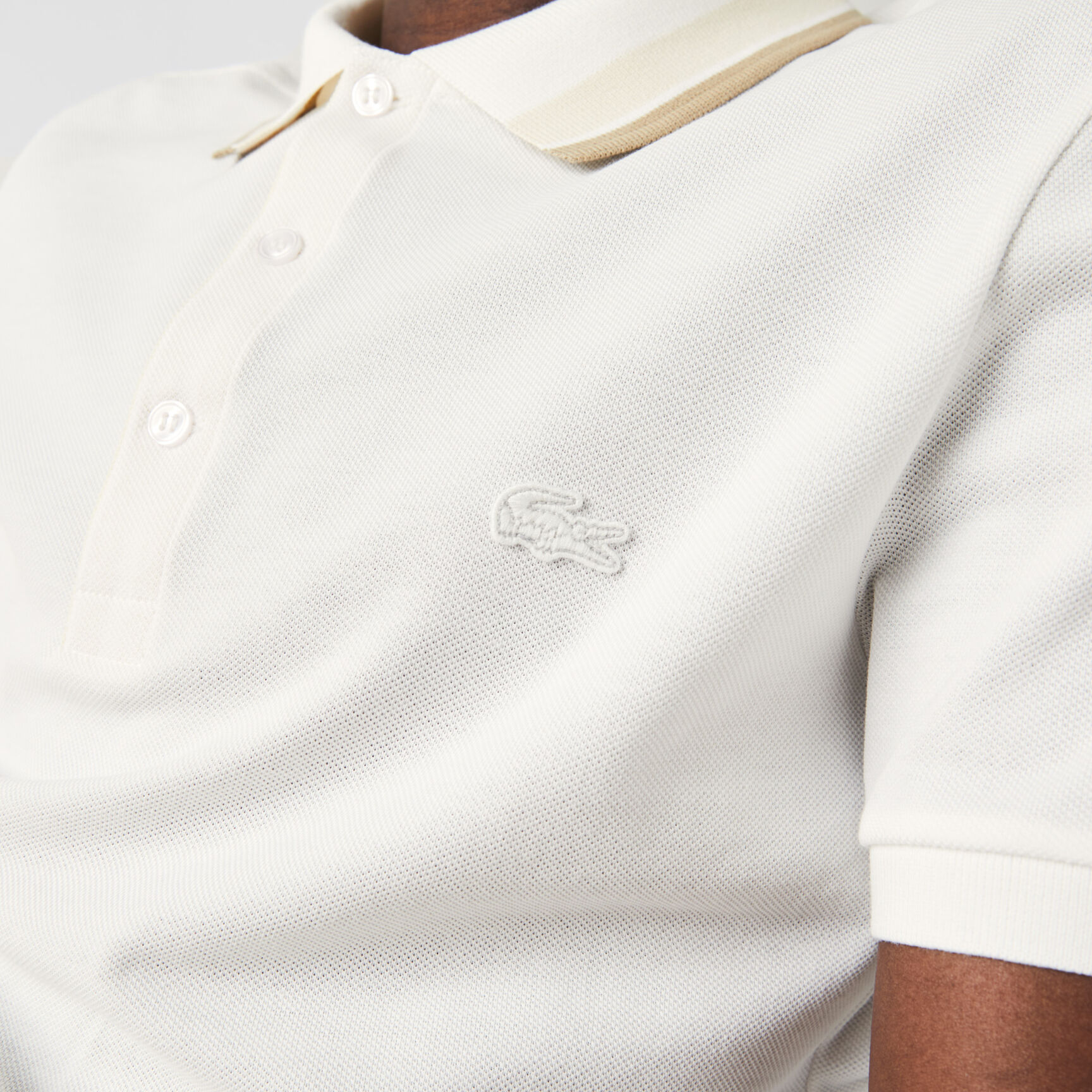 قميص بولو من بيكيه القطن للرجال بياقة مقلمة وقصة ضيقة