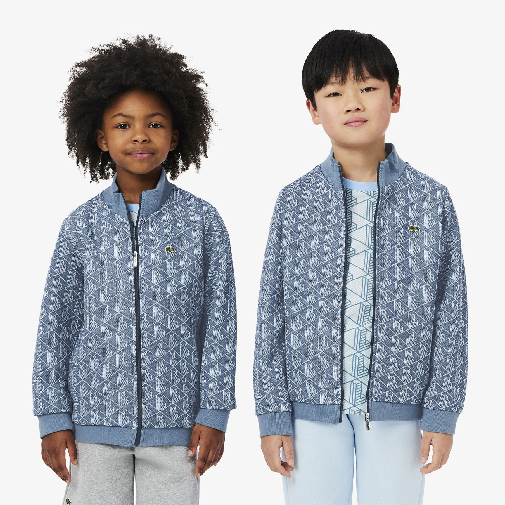 سويت شيرت باريس مونوغرام برقبة عالية وسحاب سويت شيرت باريس مونوغرام برقبة عالية وسحاب