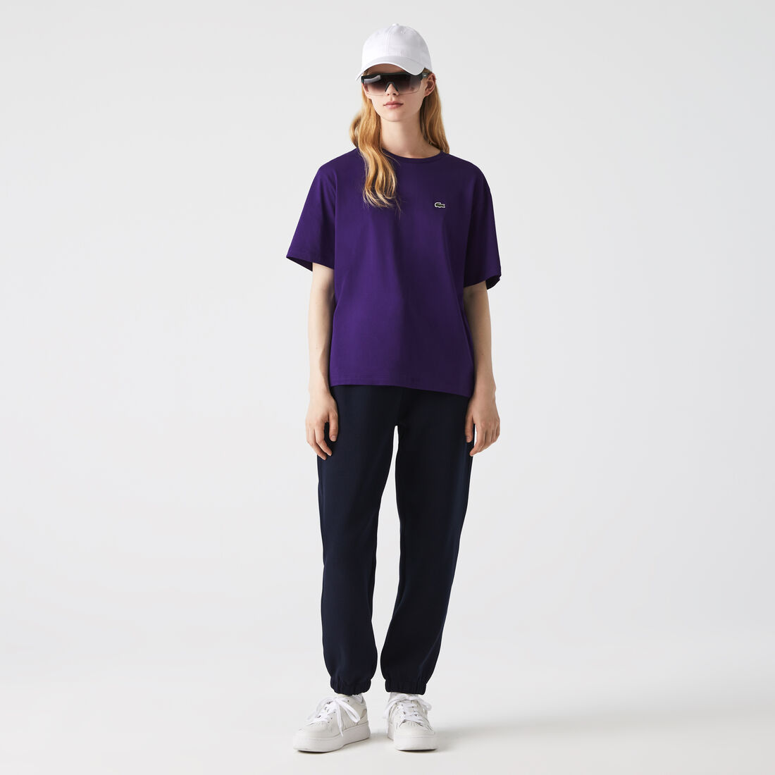 تي شيرت قطن بقصّة فضفاضة وفتحة رقبة على شكل حرف V للنساء تي شيرت قطن بقصّة فضفاضة وفتحة رقبة على شكل حرف V للنساء