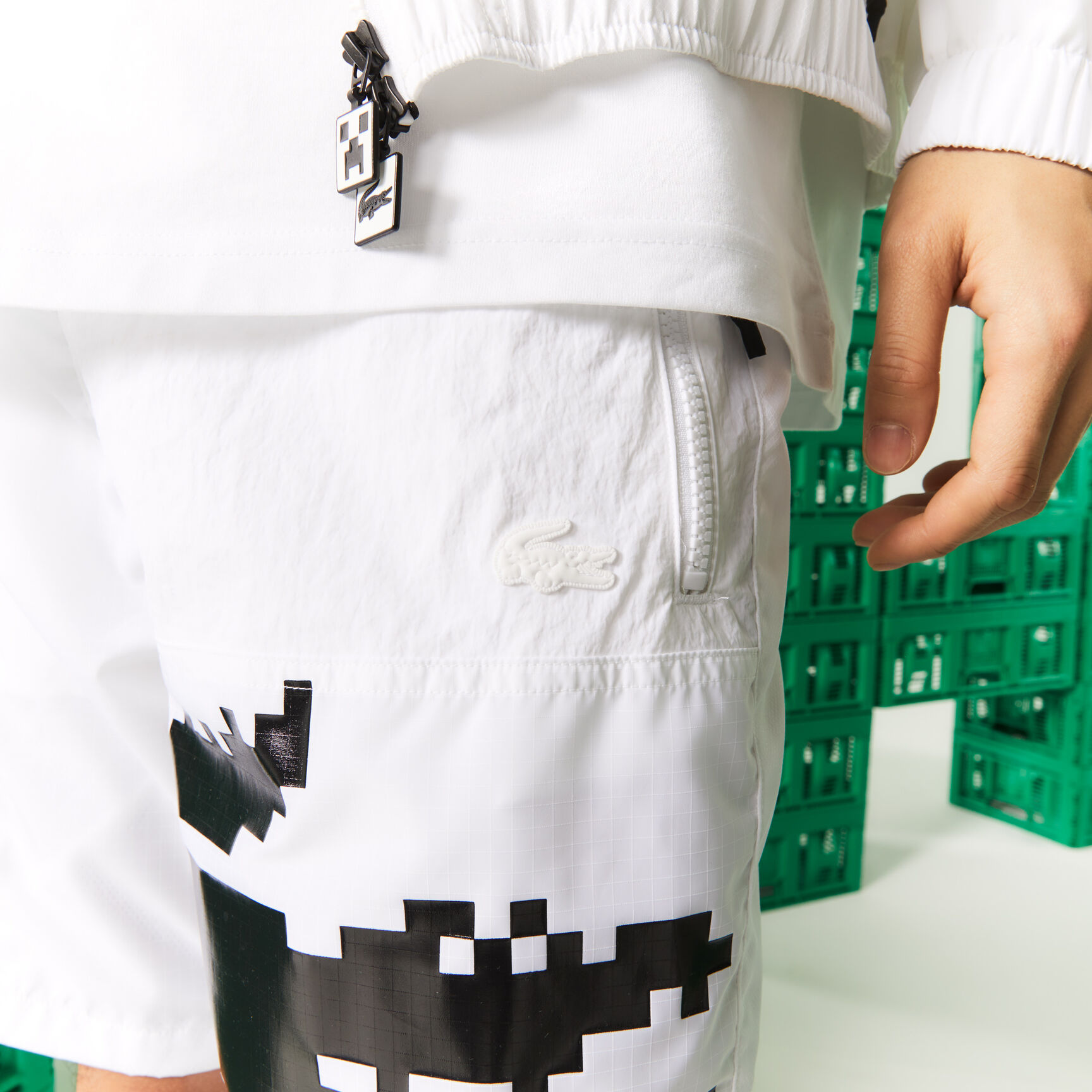 شورت برمودا نايلون للجنسين مجموعة Lacoste L!VE x Minecraft