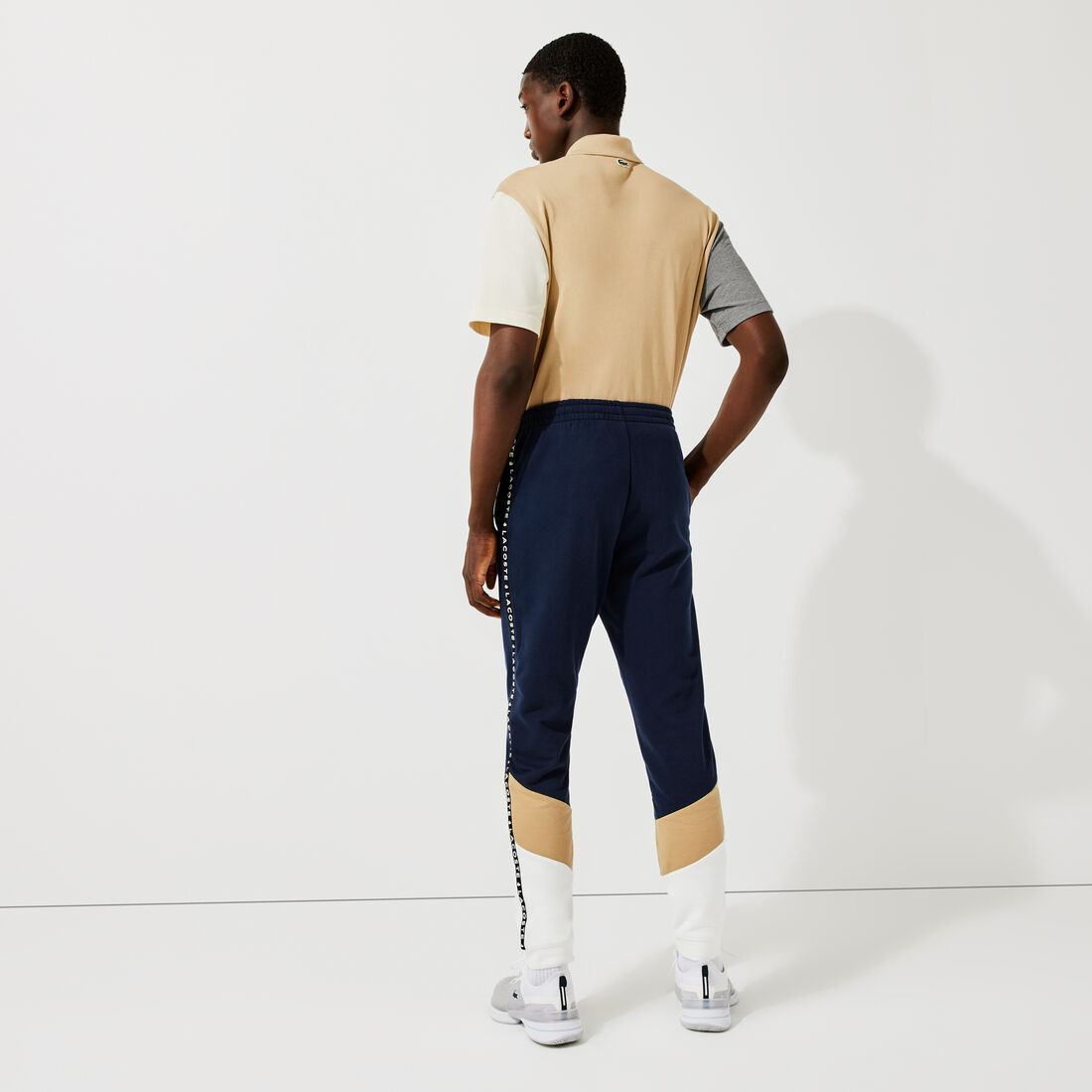 بنطلون رياضي رجالي من الصوف بألوان متباينة مخططة بنطلون رياضي رجالي من الصوف بألوان متباينة مخططة