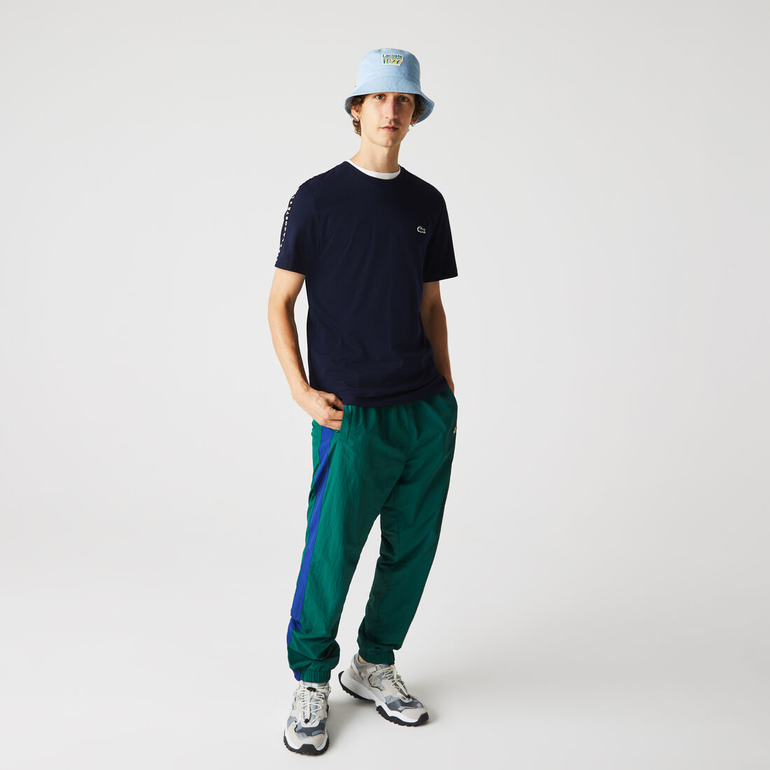 تيشيرت رجالي قطني مخطط برقبة دائرية وطبعة رقبة دائرية تيشيرت رجالي قطني مخطط برقبة دائرية وطبعة رقبة دائرية