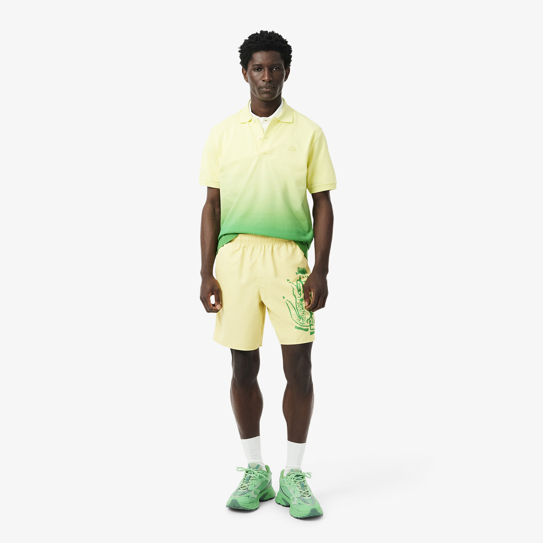 شورت سباحة طويل ذو علامة تجارية