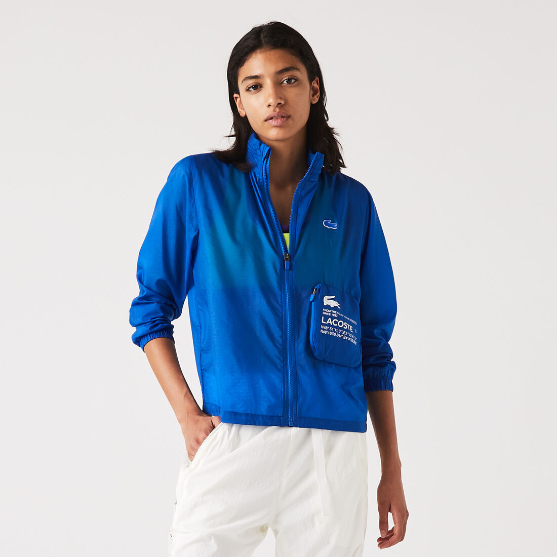 جاكيت مقاوم للمياه وقابل للطي للنساء من مجموعة Lacoste SPORT